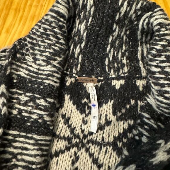 Free People Hidden Snowflake Oversized Cardigan Wool Boho Jacket SIZE XS - Picture 5 of 8